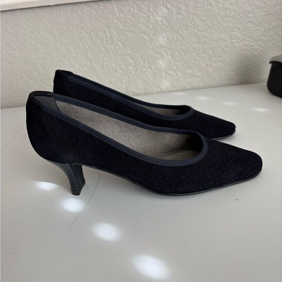 Stuart Weitzman Suede Crosshatch Perforated Pumps - Picture 6 of 8